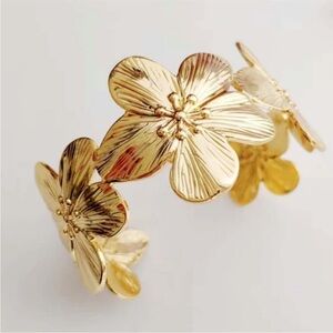 New! Gold Flower Cuff Bracelet NWOT